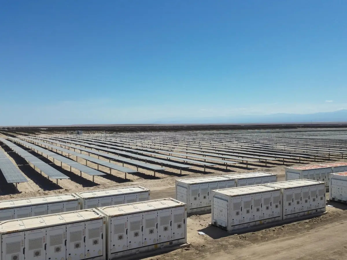 Wechselstromgekoppeltes vs. gleichstromgekoppeltes PV-Energiespeichersystem – Wie wählt man das richtige für ein Solarkraftwerk?